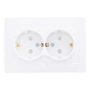 Розетка 2П+З двойная с защ. шт. скрытой установки 16А 250В IP20, белая (керамика) 